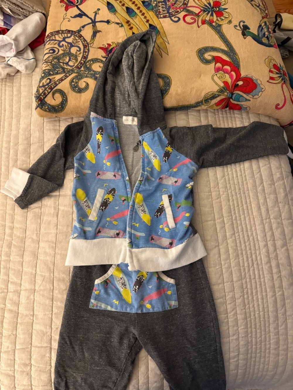 Miki Miette White Elastic Waistband Sweats Set